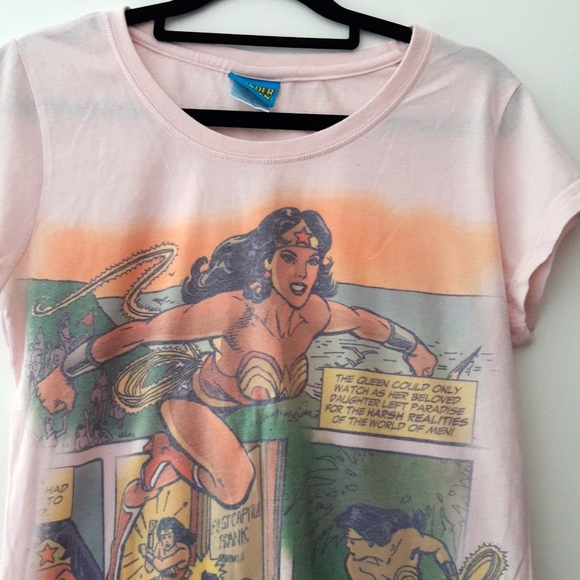 Wonder woman t shirt size 12 - Picture 3 of 6
